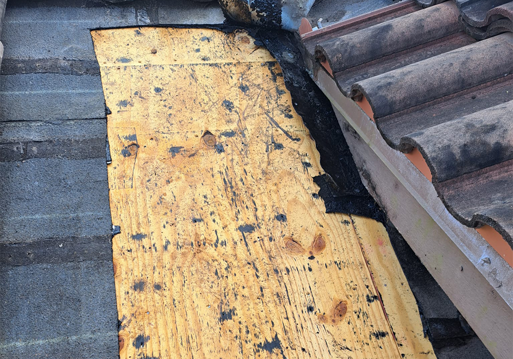 tile-roof-repair-valley-flashing-13-coconut-creek (22)